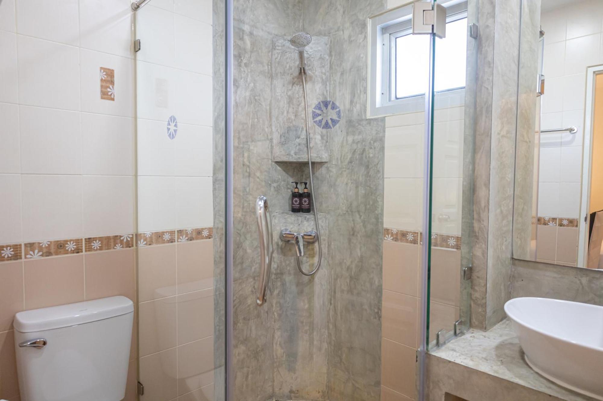 Amata 4*